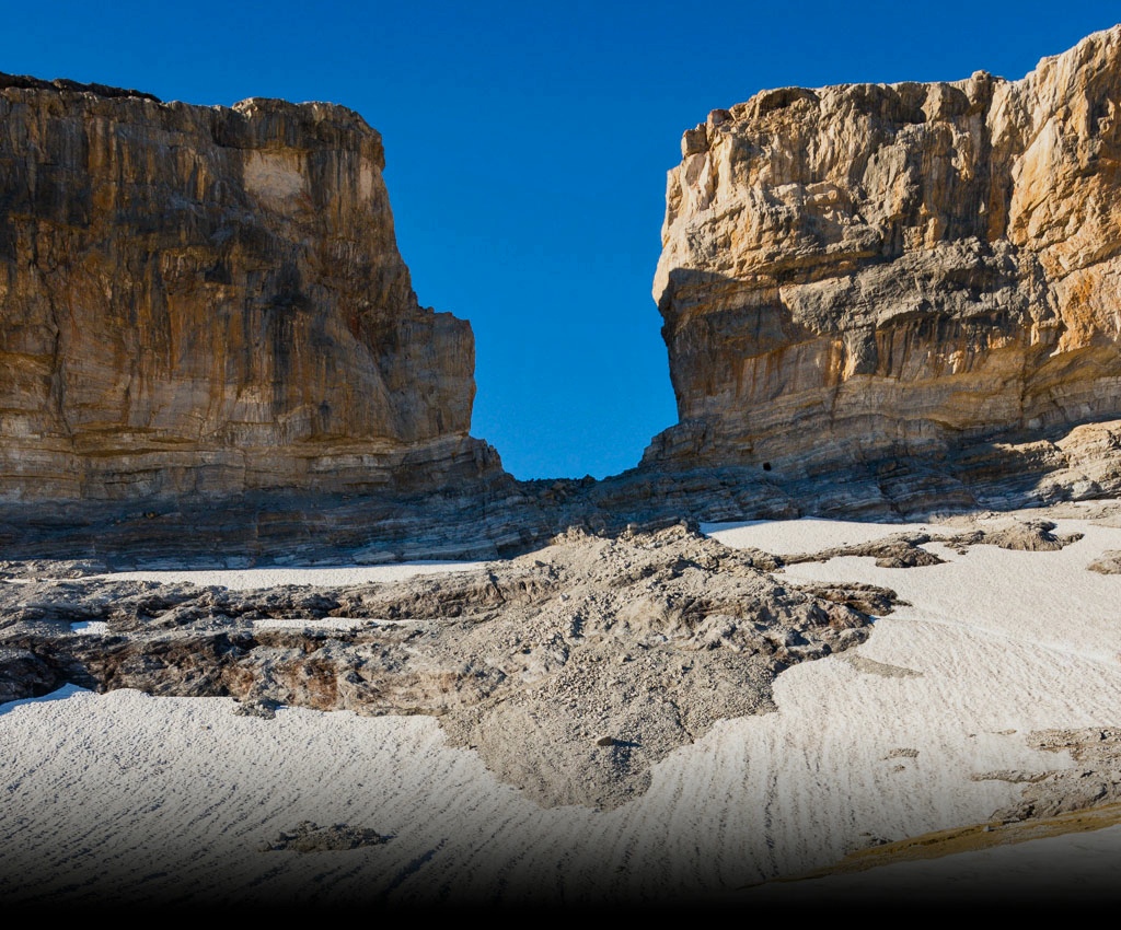 brèche de roland au dessus du refuge des Sarradets