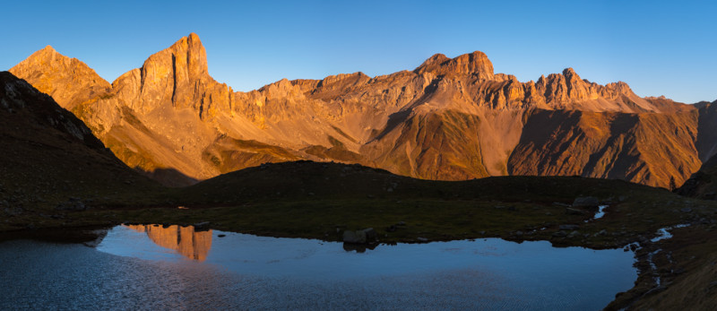 Aiguilles d'Ansabère depuis le lac d'Ansabère Aiguilles d'Ansabère depuis le lac d'Ansabère