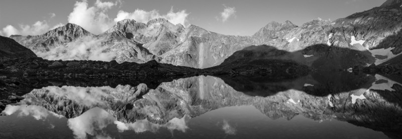 Reflet de fin de journée depuis le lac de la Badète Reflet de fin de journée depuis le lac de la Badète