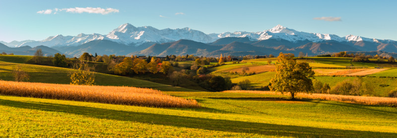 Chaîne des Pyrénées depuis Hounade Orignac Chaîne des Pyrénées depuis Hounade Orignac